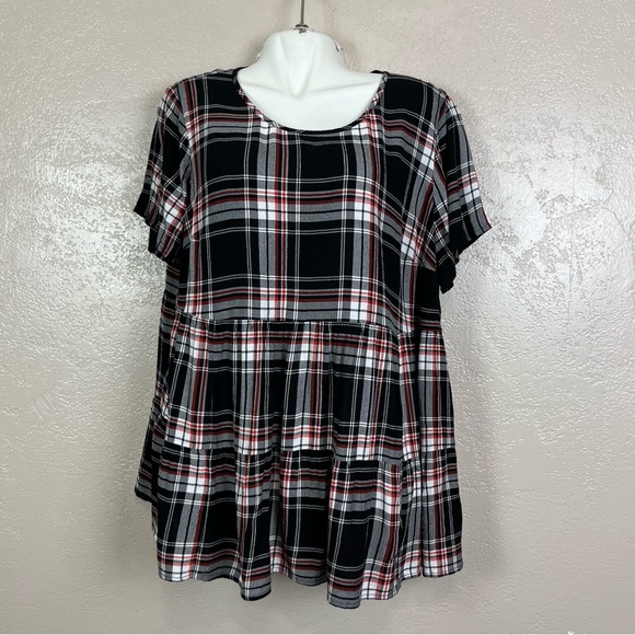 Torrid Black White‎ Red Plaid Short Sleeve Peplum Ruffled Blouse Sz 2 - Picture 1 of 12